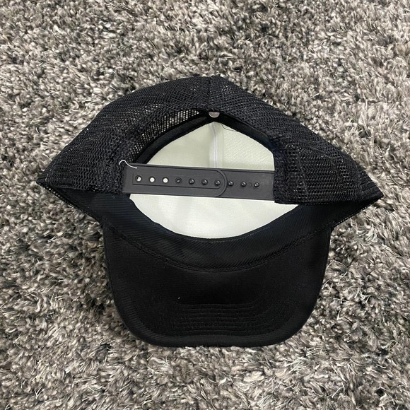 Rayban Hawaii Snapback Trucker Hat in White/Black - Picture 3 of 3